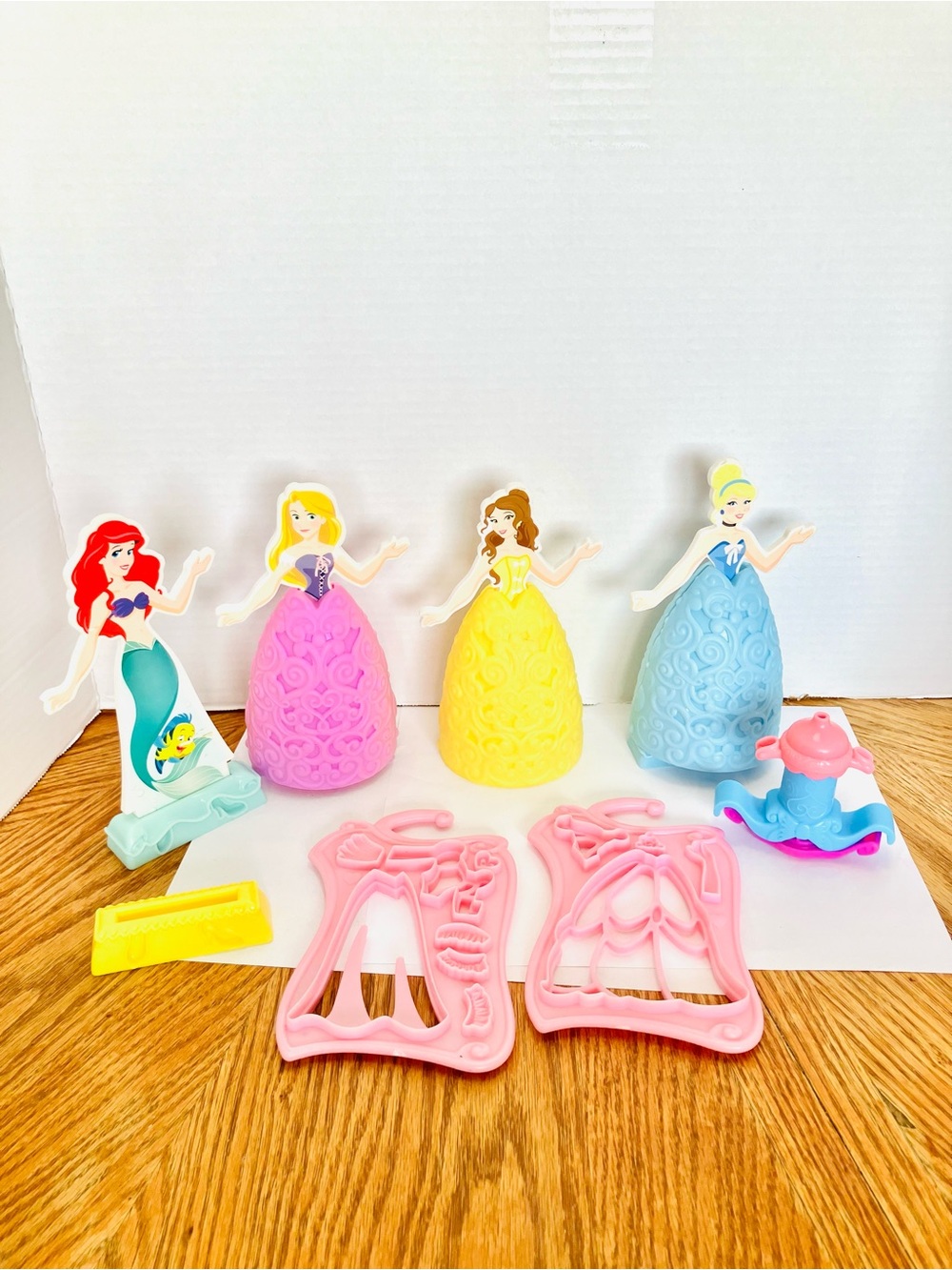 Disney Princess Play Dough Dolls & Accessories Read